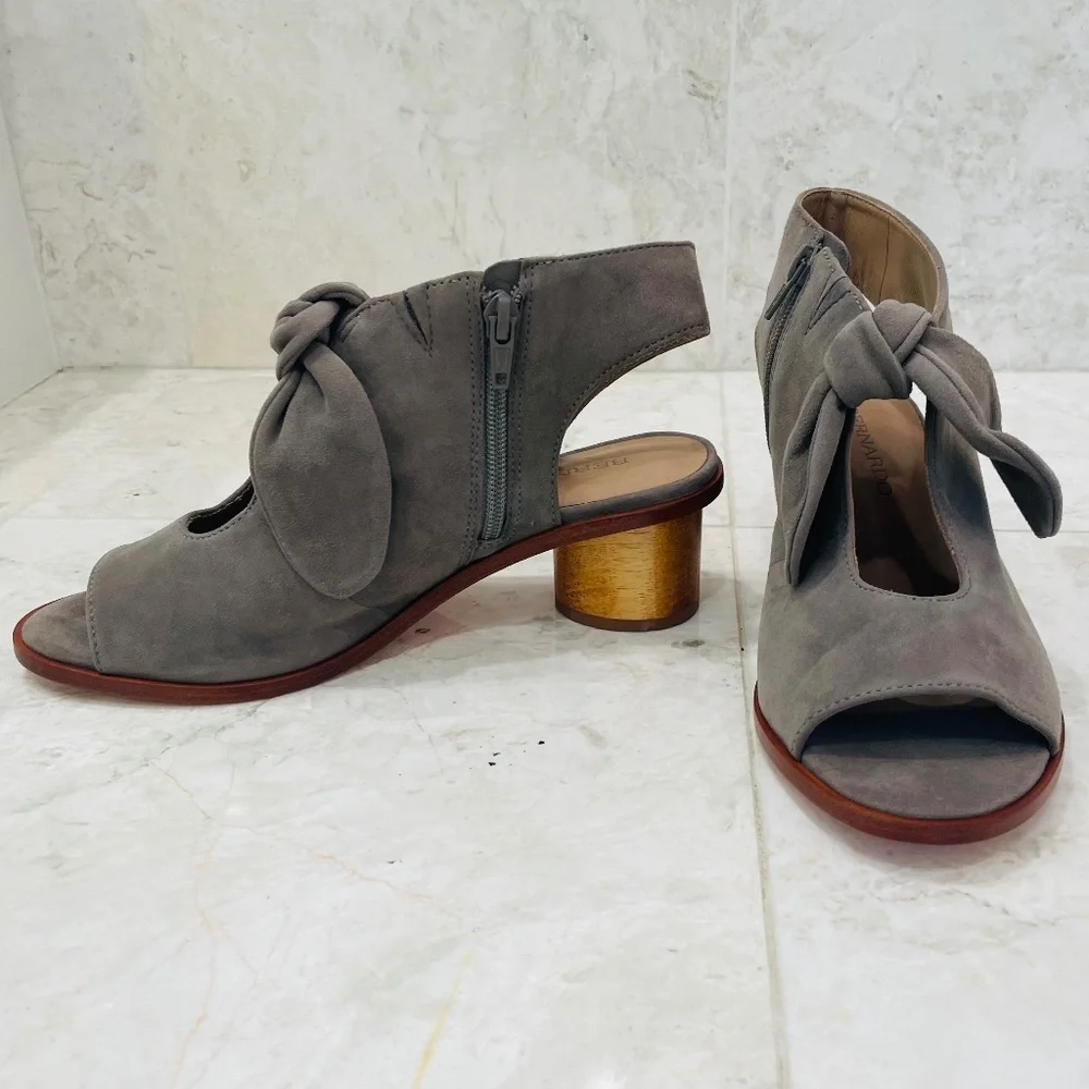 BERNARDO {6.5} Booties Gray Suede Knotted 